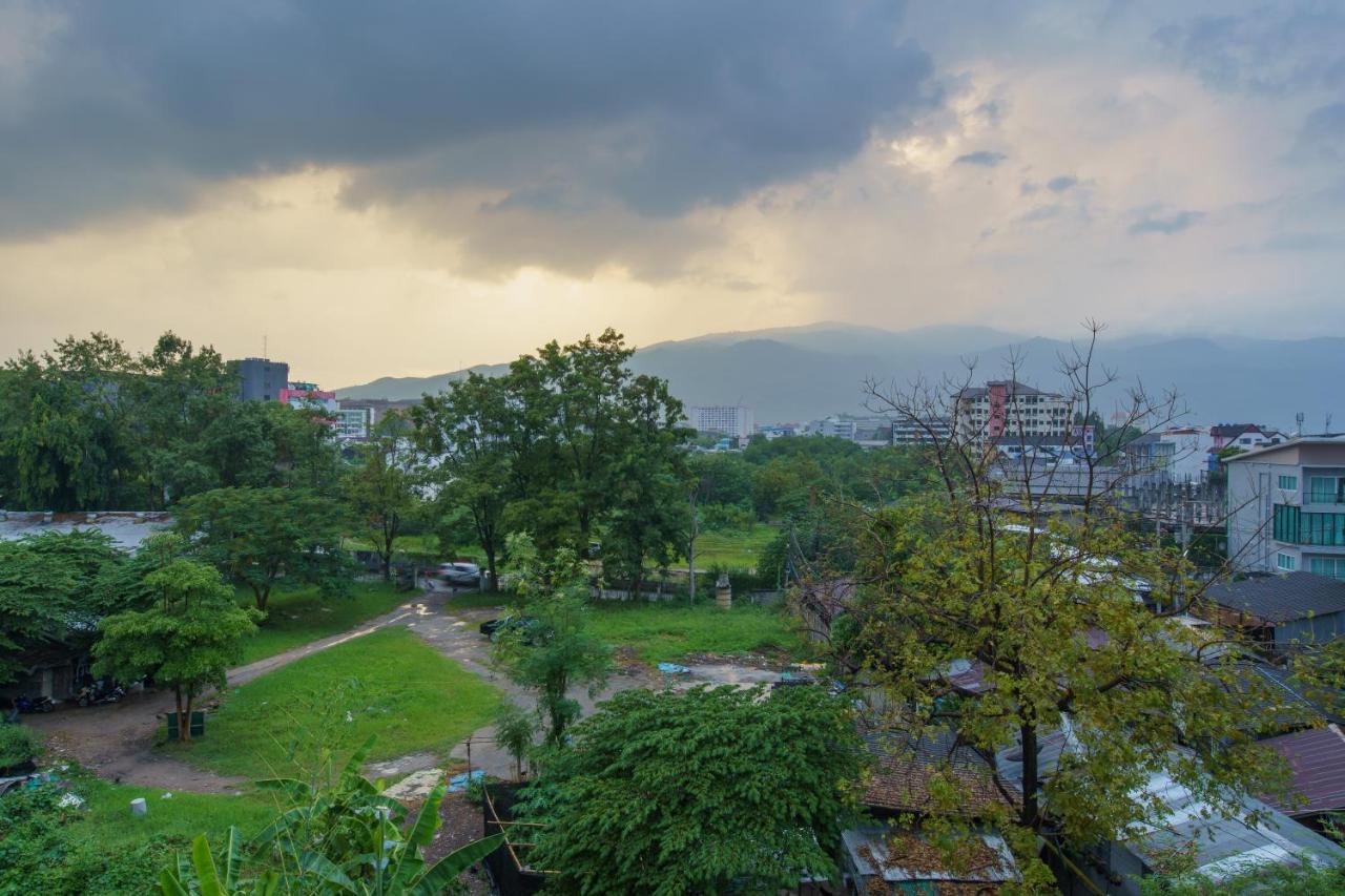 Jiang Mai 81 Lejlighedshotel Chiang Mai Eksteriør billede
